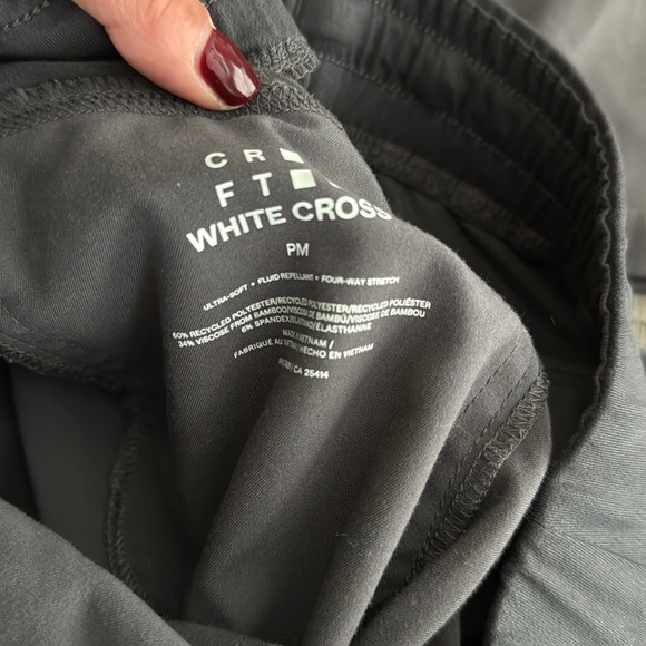 White Cross grey scrub set Size M - Picture 5 of 6